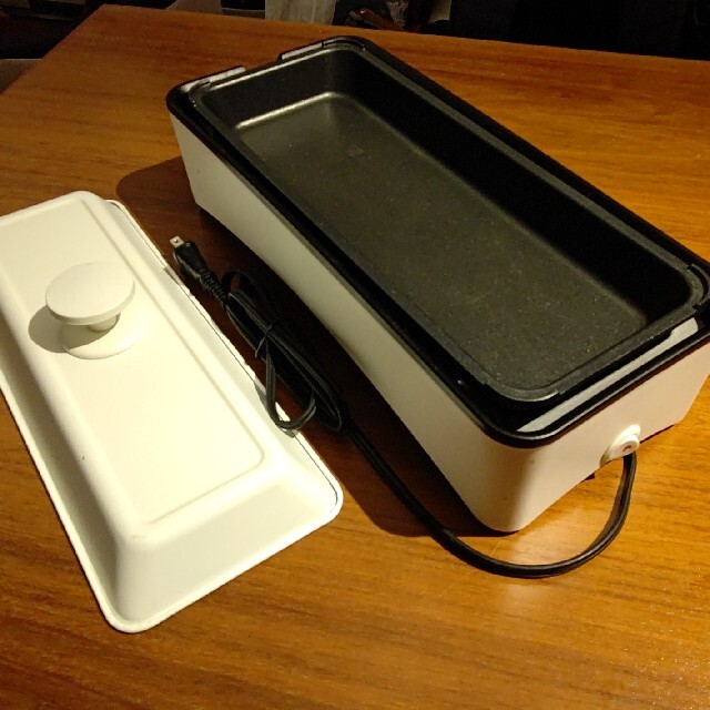 山善(ヤマゼン)のスリムなたこ焼き器　ホットプレート付き スマホ/家電/カメラの調理家電(たこ焼き機)の商品写真