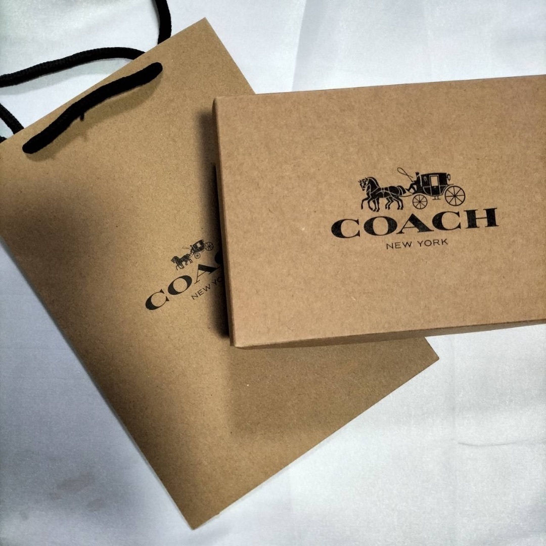 COACH(コーチ)のCOACH Flower 長財布 花柄 新品未使用  ラウンドファスーナー レディースのファッション小物(財布)の商品写真