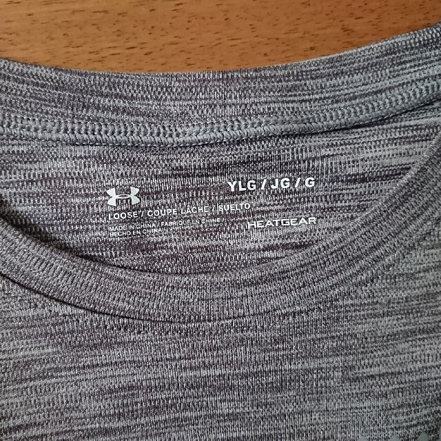 UNDER ARMOUR(アンダーアーマー)のアンダーアーマー男児Tシャツ YLGサイズ スポーツ/アウトドアの野球(ウェア)の商品写真