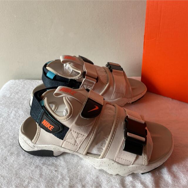 NIKE(ナイキ)の新品　WMNS NIKE CANYON SANDAL キャニオン　サンダル レディースの靴/シューズ(サンダル)の商品写真