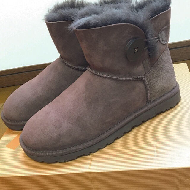 【美品】UGG ムートンブーツ ミニベイリーボタン 23cm