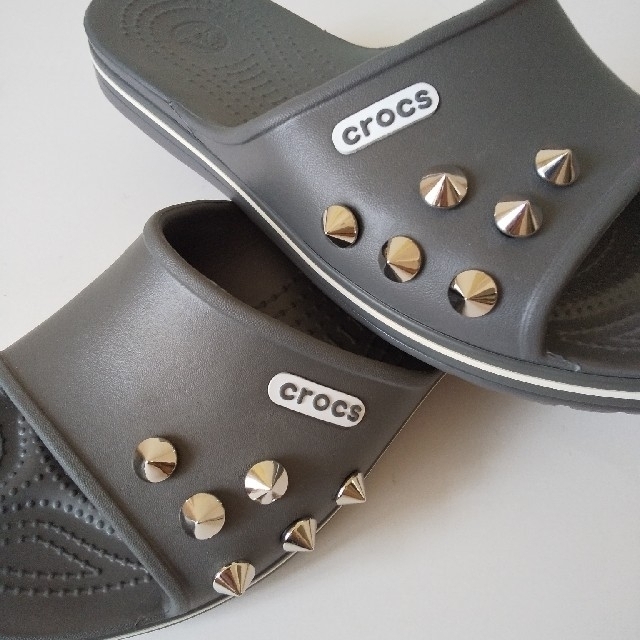 crocs(クロックス)のシルバースタッズ丸型　12個　クロックス用ジャムチャームズ メンズのアクセサリー(その他)の商品写真