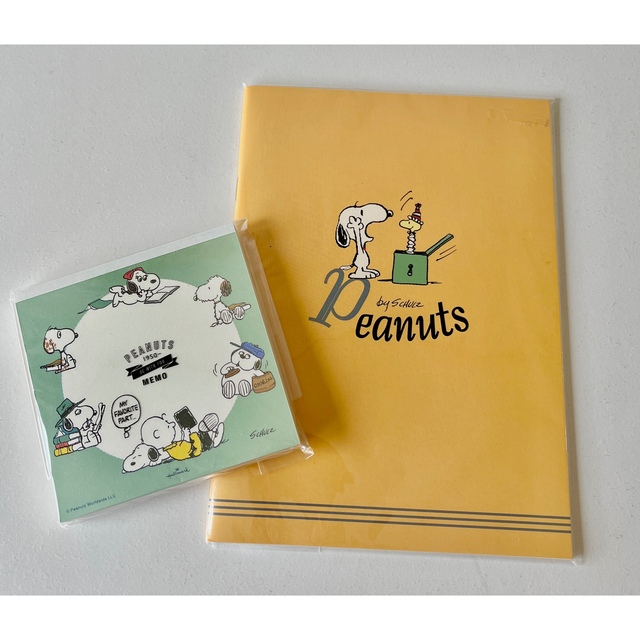 PEANUTS(ピーナッツ)の【お値下げ】スヌーピー  メモ＆ノート インテリア/住まい/日用品の文房具(ノート/メモ帳/ふせん)の商品写真