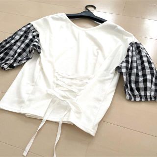 レイカズン(RayCassin)の新品　RAY CASSIN リバースコルセット風プルオーバー　2way (カットソー(半袖/袖なし))