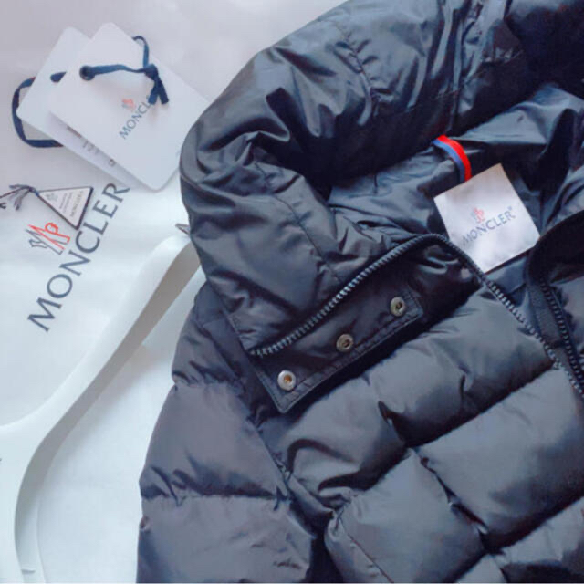 MONCLER(モンクレール)のモンクレール　　フラメッテ　　ブラックMサイズ　　美品です♪ レディースのジャケット/アウター(ダウンコート)の商品写真