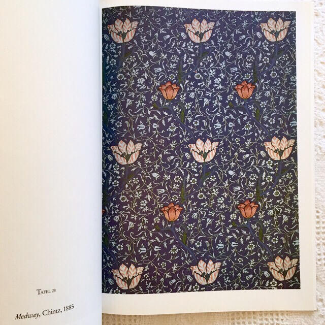 William Morris 「Muster und Entwürfe」図案集 エンタメ/ホビーの本(アート/エンタメ)の商品写真