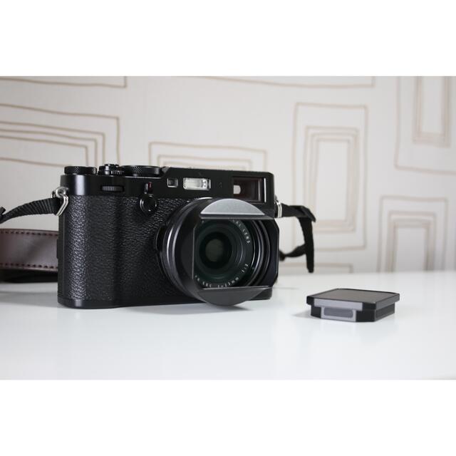 富士フイルム(フジフイルム)の【美品】FUJI FILM 富士フイルム X100F BLACK 純正ケース付き スマホ/家電/カメラのカメラ(コンパクトデジタルカメラ)の商品写真