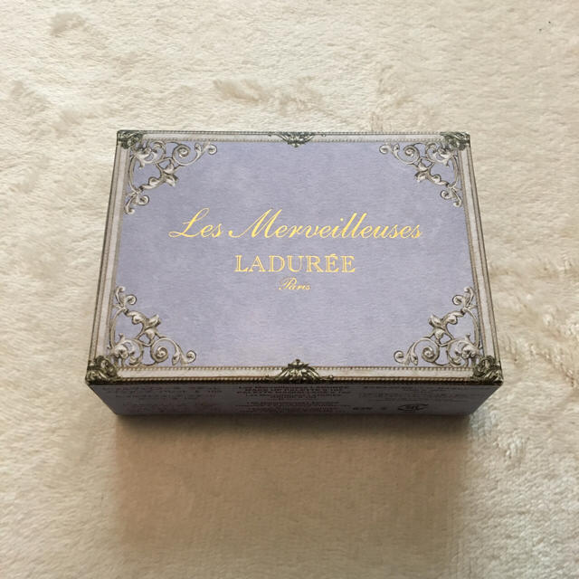 Les Merveilleuses LADUREE(レメルヴェイユーズラデュレ)のラデュレ メイクアップパレット II 102 コスメ/美容のキット/セット(コフレ/メイクアップセット)の商品写真