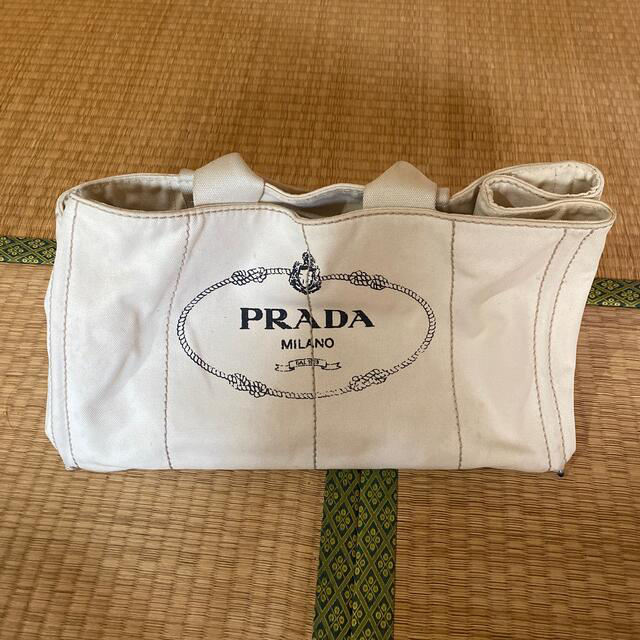 独特の素材 PRADA - PRADA　プラダ　カナパ　キャンバス　ホワイト　トートバッグ トートバッグ