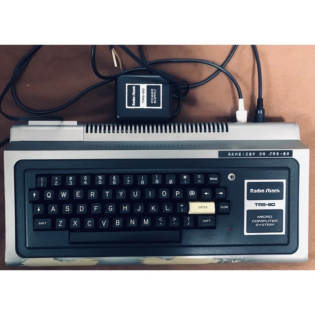 TRS-80 ただいま電源が入りません。ジャンク？