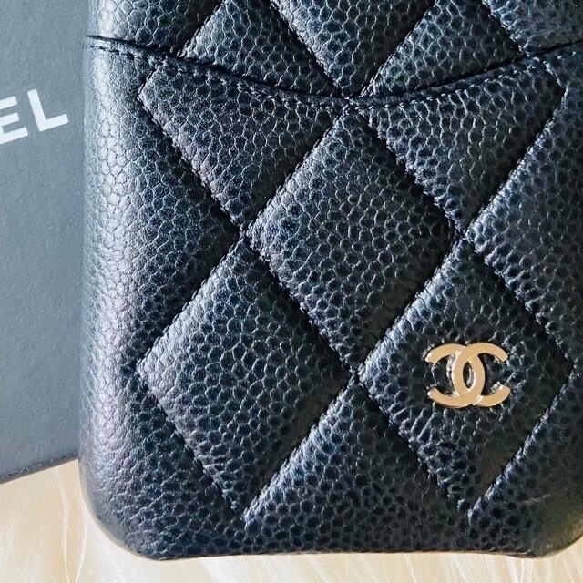 CHANEL(シャネル)の正規品　CHANEL シャネル　フォンケース iPhone11 ケース スマホ/家電/カメラのスマホアクセサリー(iPhoneケース)の商品写真