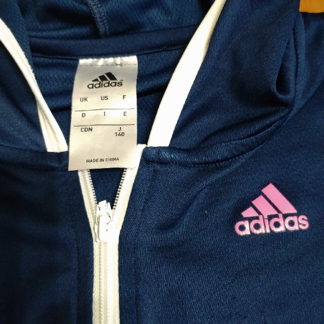 adidas(アディダス)のアディダス　パーカー140センチ キッズ/ベビー/マタニティのキッズ服女の子用(90cm~)(ジャケット/上着)の商品写真