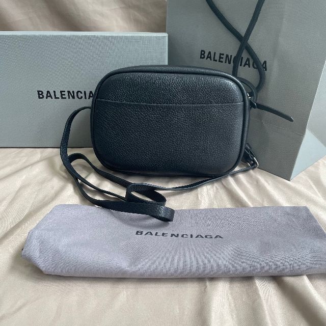 BALENCIAGAカメラバッグSサイズ美品！ 商品の状態 新入荷 レディース