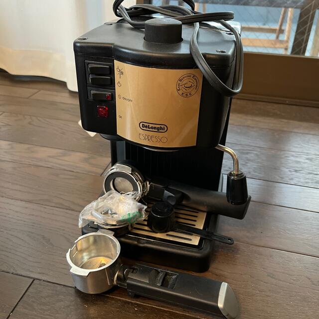 DeLonghi(デロンギ)のデロンギ　エスプレッソ・カプチーノメーカー スマホ/家電/カメラの調理家電(エスプレッソマシン)の商品写真