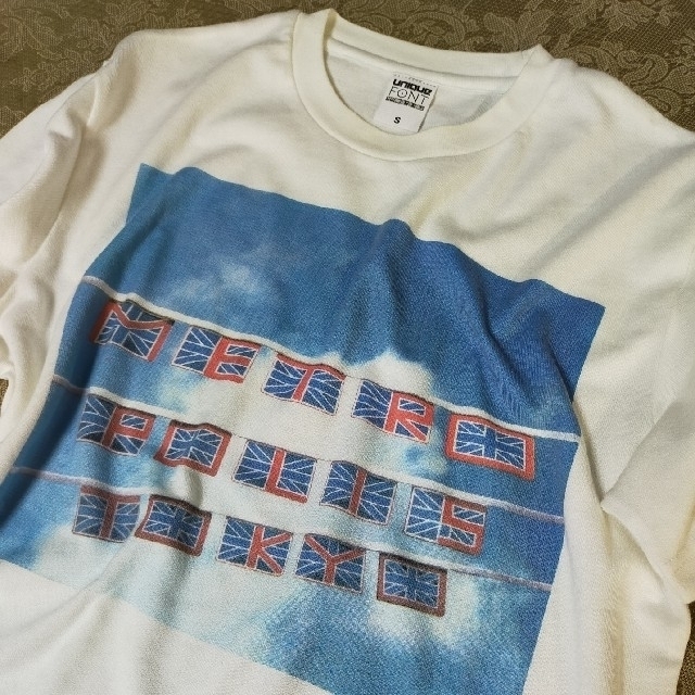 UNIQLO(ユニクロ)のレア物  ☁UNIQLO☁  空柄  雲柄  Tシャツ レディースのトップス(Tシャツ(半袖/袖なし))の商品写真