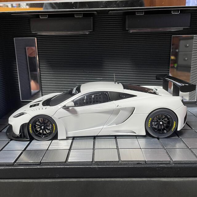 未展示品 オートアート 1/18 マクラーレン 12C GT3 ホワイトの 未展示品 オートアート 1/18 マクラーレン 12C GT3 ホワイトの