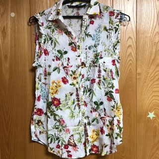 ザラ(ZARA)のZARA 花柄ノースリーブトップス(カットソー(半袖/袖なし))