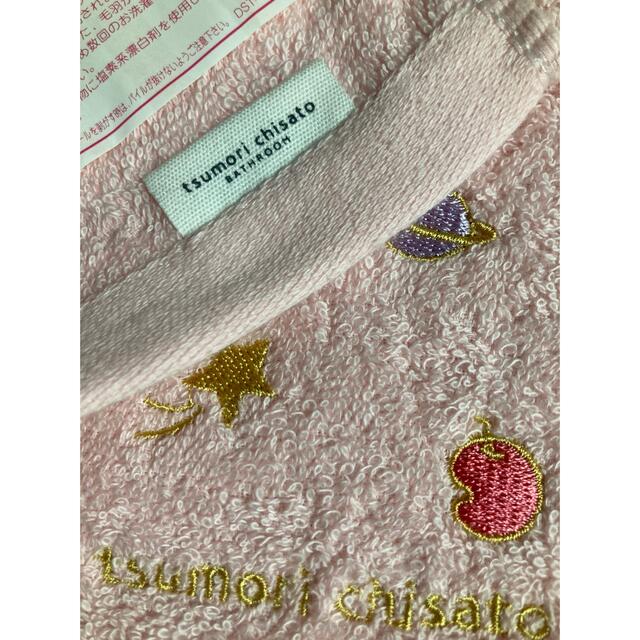 TSUMORI CHISATO(ツモリチサト)のツモリチサト　ハンドタオル pウチュウリンゴマン レディースのファッション小物(ハンカチ)の商品写真