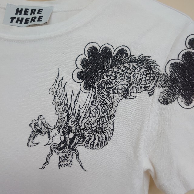 HERE THERE(ヒアゼア)のヒアゼア/Tシャツ/カットソーヒアゼア/Tシャツ/カットソー レディースのトップス(Tシャツ(半袖/袖なし))の商品写真