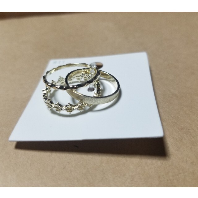 3COINS(スリーコインズ)の３COINS💍 指輪 11号 ゴールド レディースのアクセサリー(リング(指輪))の商品写真