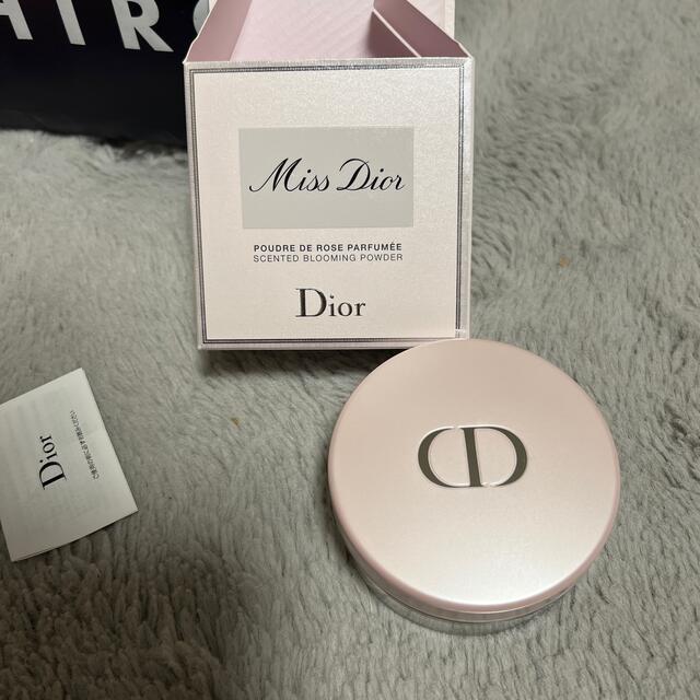 Dior(ディオール)のDior ブルーミングボディパウダー コスメ/美容のボディケア(ボディパウダー)の商品写真