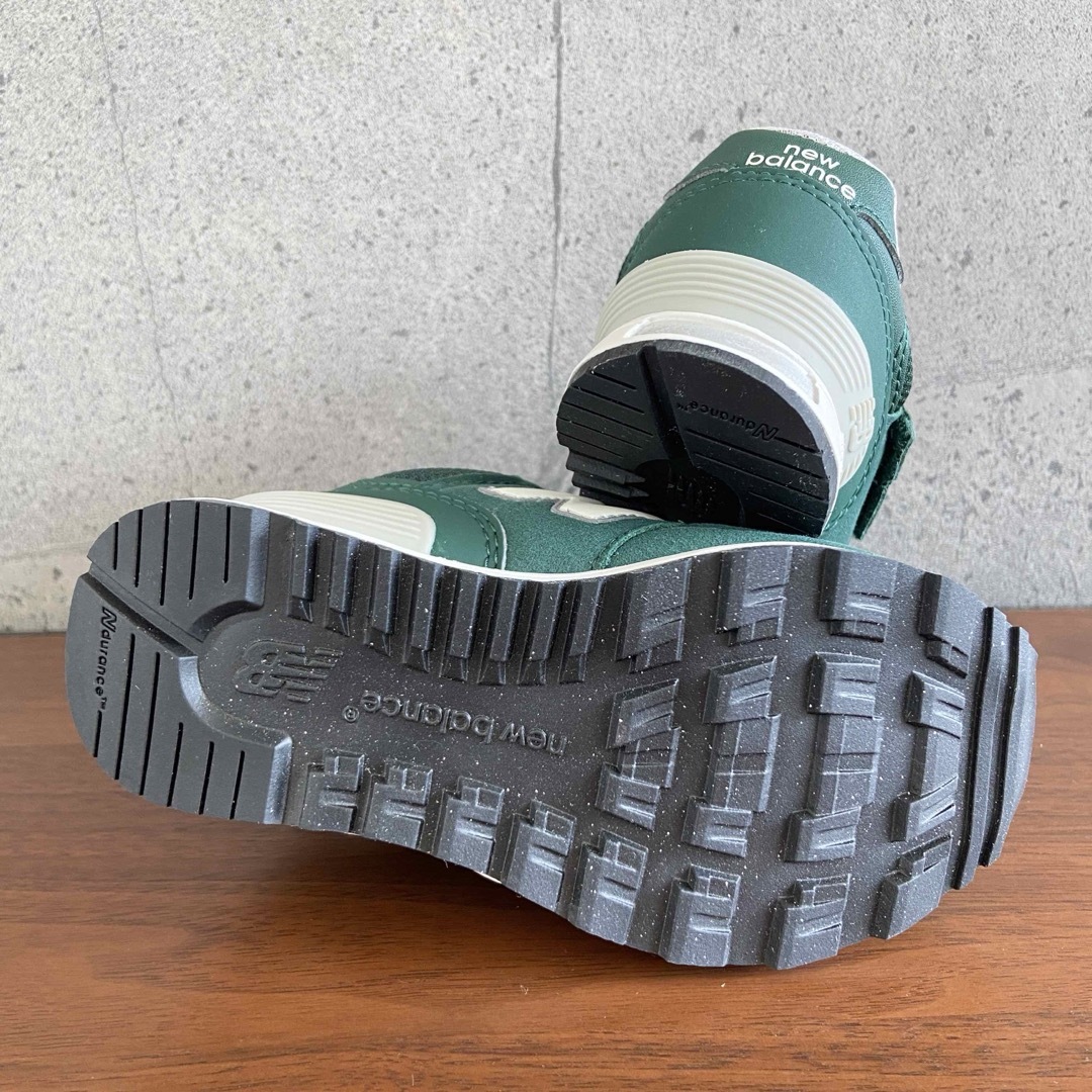 New Balance(ニューバランス)の【新品】15.5センチ ネイビー×イエロー ニューバランス スニーカー キッズ キッズ/ベビー/マタニティのキッズ靴/シューズ(15cm~)(スニーカー)の商品写真