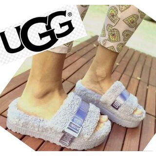 未使用近✨24㎝相当✨UGG✨Fluffita✨フラッフィータ✨ファーサンダル