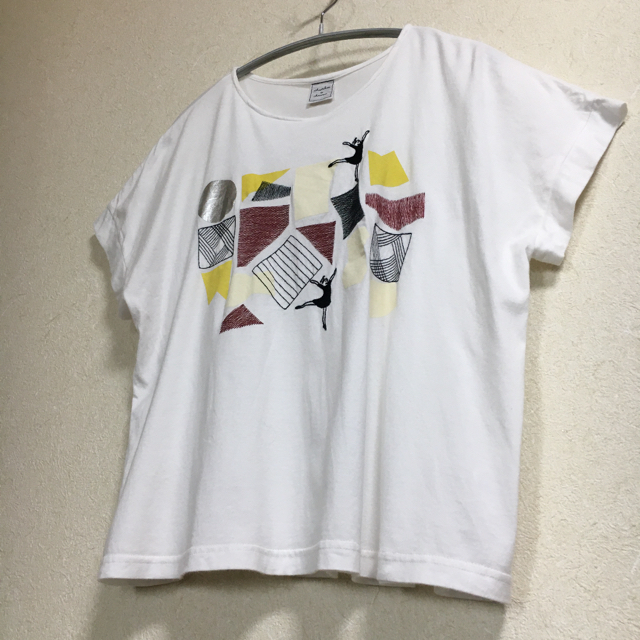 chambre de charme(シャンブルドゥシャーム)のメゾンドプラージュ　コラージュプルオーバー　＆　シャンブルドゥシャーム　Tシャツ レディースのトップス(カットソー(半袖/袖なし))の商品写真