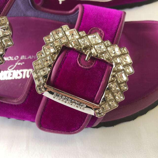 MANOLO BLAHNIK(マノロブラニク)の新品未着用 ピンク37 マノロブラニク×ビルケンシュトック アリゾナベルベット レディースの靴/シューズ(サンダル)の商品写真