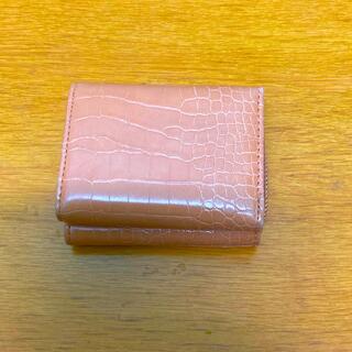 シマムラ(しまむら)のプチプラのあや 三つ折財布 dear.fulクロコダイル風合皮 ベージュ(財布)