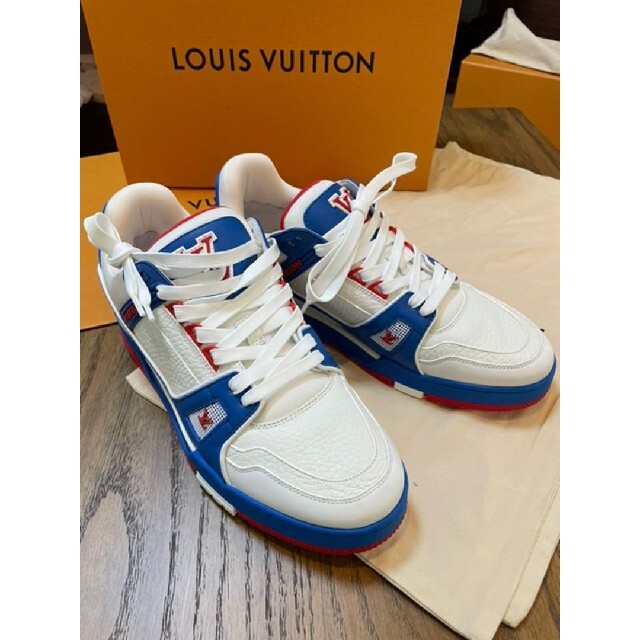 美品 LV トレイナー・ライン スニーカー　Louis Vuitton