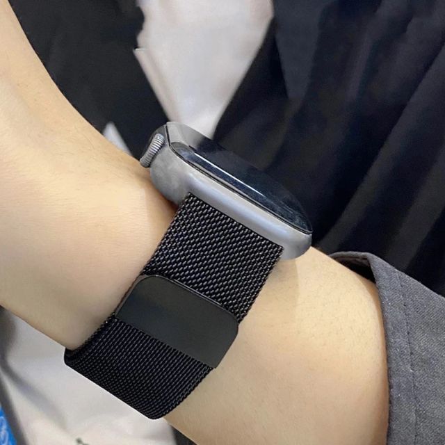 Apple Watch ミラネーゼループバンド　シルバー 45㎜対応 メンズの時計(金属ベルト)の商品写真