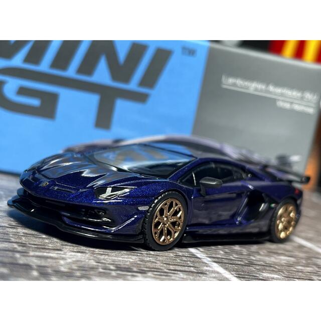 ランボルギーニ アヴェンタドール SVJ 1/64 MINI GT n°343 エンタメ/ホビーのおもちゃ/ぬいぐるみ(ミニカー)の商品写真