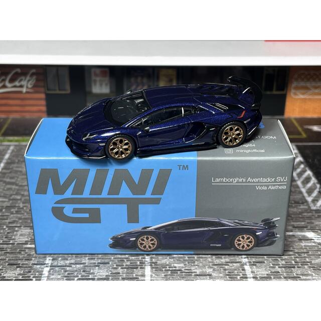 ランボルギーニ アヴェンタドール SVJ 1/64 MINI GT n°343 エンタメ/ホビーのおもちゃ/ぬいぐるみ(ミニカー)の商品写真