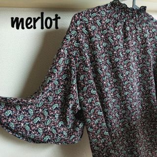 メルロー(merlot)のmerlot  メルロー  トップス(カットソー(半袖/袖なし))