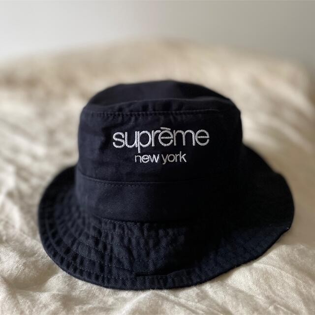 Supreme(シュプリーム)のSupreme CLASSIC logo クラシックロゴ バケットハット  メンズの帽子(ハット)の商品写真