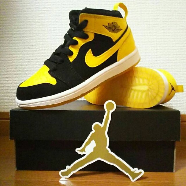 ナイキ　NIKE  JORDAN 1 RETRO MID NEW LOVE