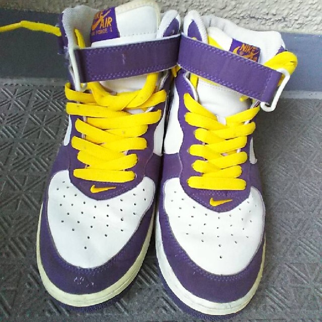 NIKE - NIKE FORCE1 MIDレイカーズLAKERS限定フォースワン27.5cm NIKE - NIKE FORCE1 MIDレイカーズLAKERS限定フォースワン27.5cm
