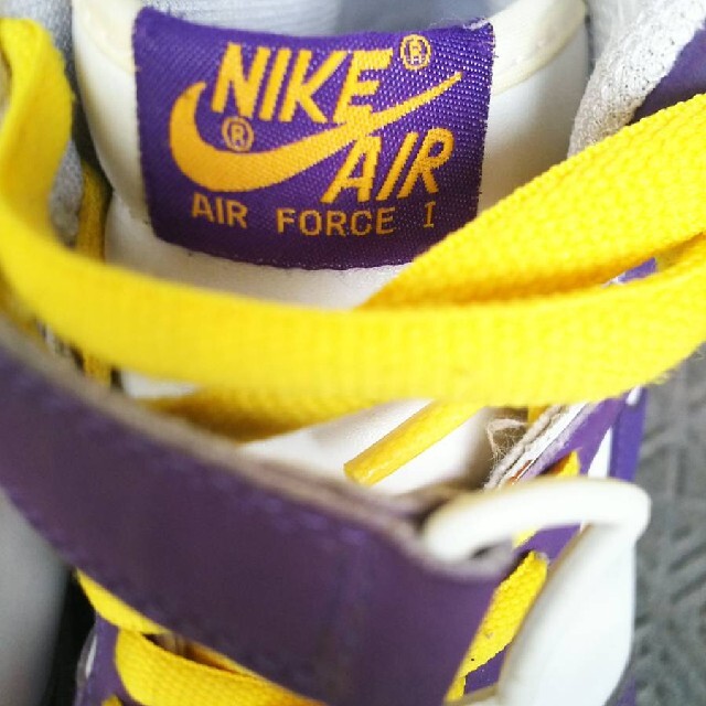 NIKE - NIKE FORCE1 MIDレイカーズLAKERS限定フォースワン27.5cm NIKE - NIKE FORCE1 MIDレイカーズLAKERS限定フォースワン27.5cm