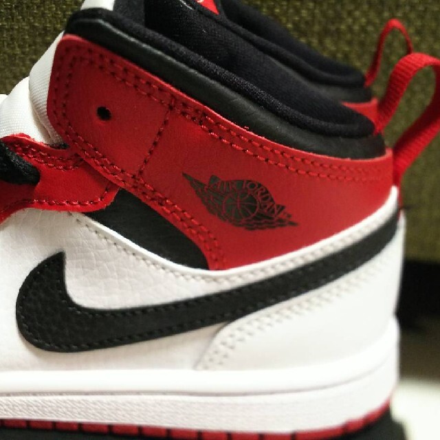 NIKE - NIKE AIR JORDAN 1 MID TD白gym23redシカゴ16cmの通販 by NIKE - NIKE AIR JORDAN 1 MID TD白gym23redシカゴ16cmの通販 by