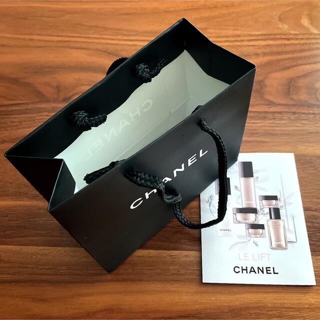 CHANEL(シャネル)のCHANEL シャネル 美容液 クリーム ショップ袋 コスメ/美容のキット/セット(サンプル/トライアルキット)の商品写真