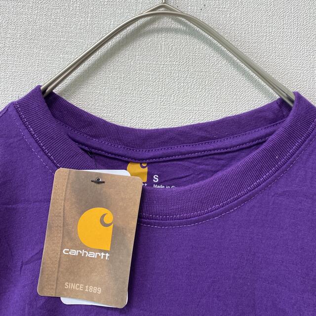 carhartt(カーハート)の日本未発売【新品タグ付き】カーハート　半袖Tシャツ　ビッグプリント　紫色　S メンズのトップス(Tシャツ/カットソー(半袖/袖なし))の商品写真