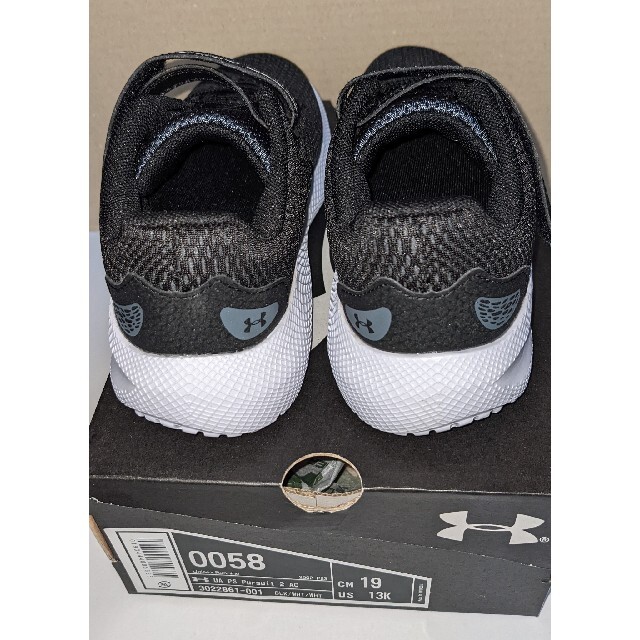 UNDER ARMOUR(アンダーアーマー)のアンダーアーマー　スニーカー　19cm　新品 キッズ/ベビー/マタニティのキッズ靴/シューズ(15cm~)(スニーカー)の商品写真