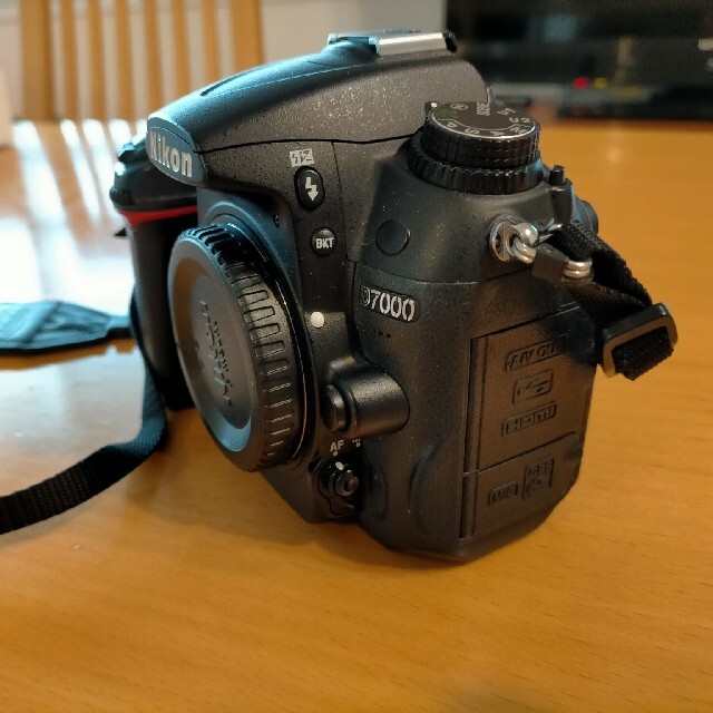 Nikon D7000 ボディ バッテリーカメラ