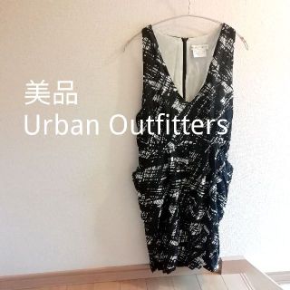 アーバンアウトフィッターズ(Urban Outfitters)の美品 インポート ミニワンピース ノースリーブ ブラウス 黒 ブラック(ミニワンピース)