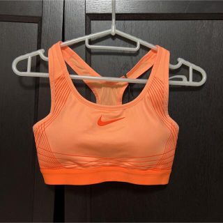 ナイキ(NIKE)の1点のみ【Sサイズ】NIKE ハイパー クラシック パデッド スポーツブラ(ベアトップ/チューブトップ)