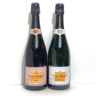 モエエシャンドン(MOËT & CHANDON)のヴーヴホワイト　ロゼ　セット　新品送料無料(シャンパン/スパークリングワイン)