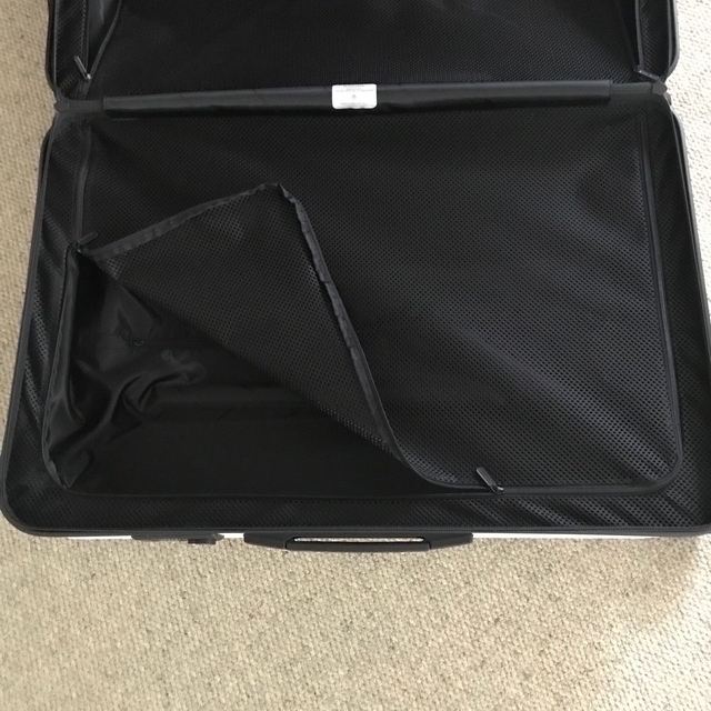 RIMOWA(リモワ)のリモワポルシェトローリーホワイト メンズのバッグ(トラベルバッグ/スーツケース)の商品写真