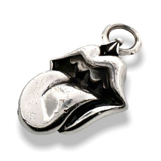 新着商品 Chrome LIPS TONGUE CHARM リップアンドタンチャーム