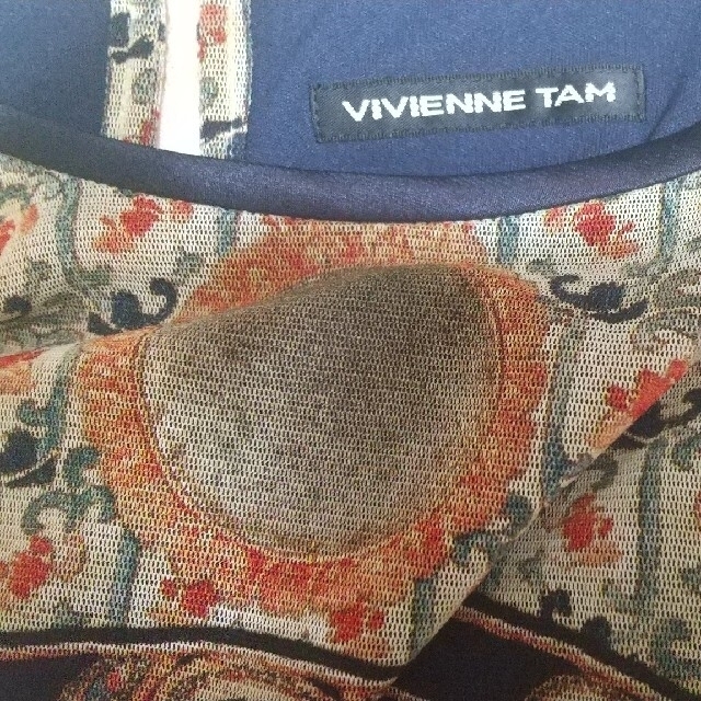 VIVIENNE TAM(ヴィヴィアンタム)のヴィヴィアンタム🌟ドラゴン柄🌟新品同様‼️ レディースのワンピース(その他)の商品写真